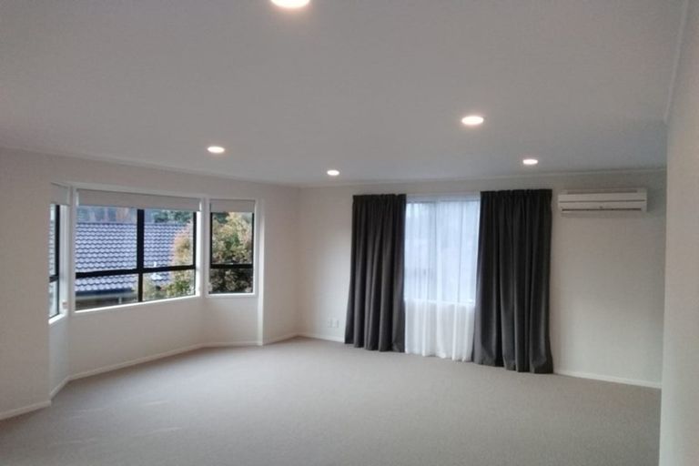 Photo of property in 74 Lynn Road, Bayview, Auckland, 0629