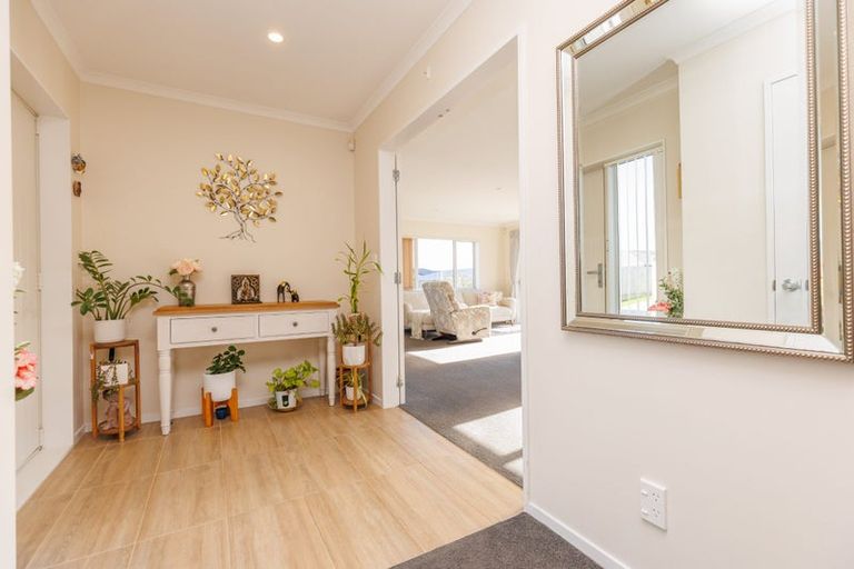 Photo of property in 69 Grenada Drive, Grenada Village, Wellington, 6037