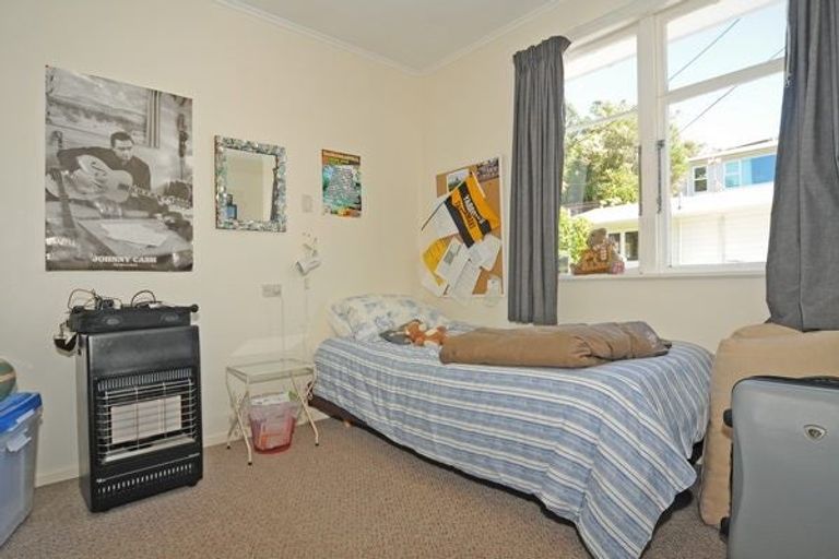 Photo of property in 72 Warwick Street, Wilton, Wellington, 6012