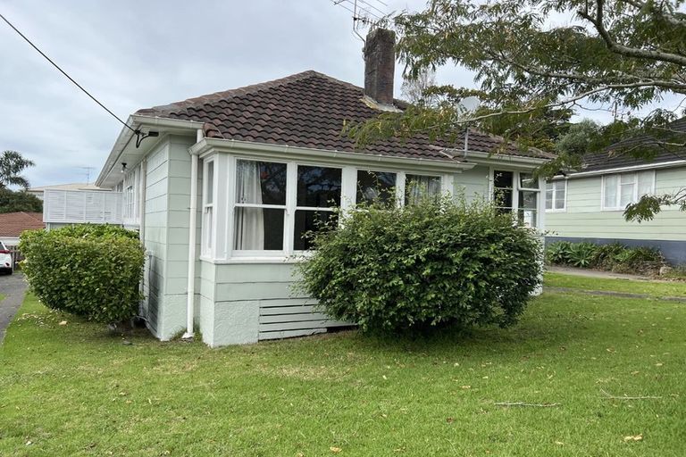 Photo of property in 105 Lake Road, Northcote, Auckland, 0627