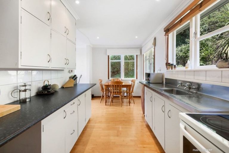 Photo of property in 7 Kingston Heights Road, Kingston, Wellington, 6021