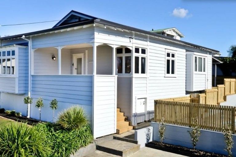 Property details for 11 Walsh Street, Forest Lake, Hamilton, 3200