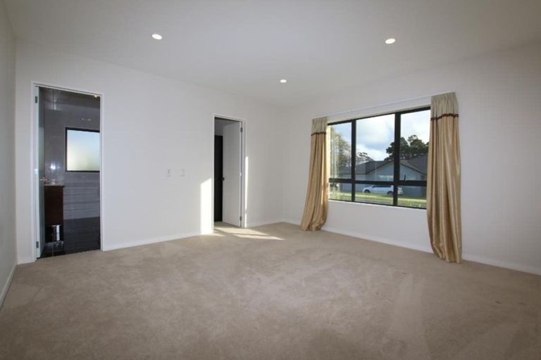 Photo of property in 14 Pohue Avenue, Huapai, Kumeu, 0810