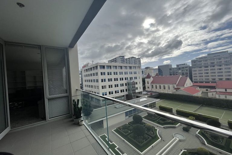 Photo of property in Sanctum Apartment, 10 Ebor Street, Te Aro, Wellington, 6011