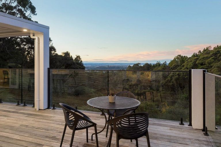 Photo of property in 97 Scenic Drive, Titirangi, Auckland, 0604