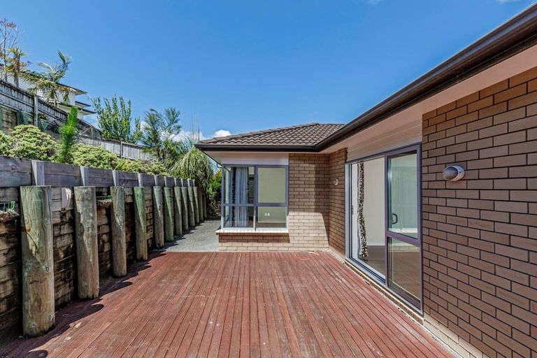 Photo of property in 9 Baker Street, Fairview Heights, Auckland, 0632
