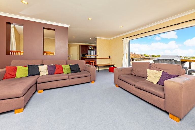 Photo of property in 13 Conacher Close, East Tamaki Heights, Auckland, 2016