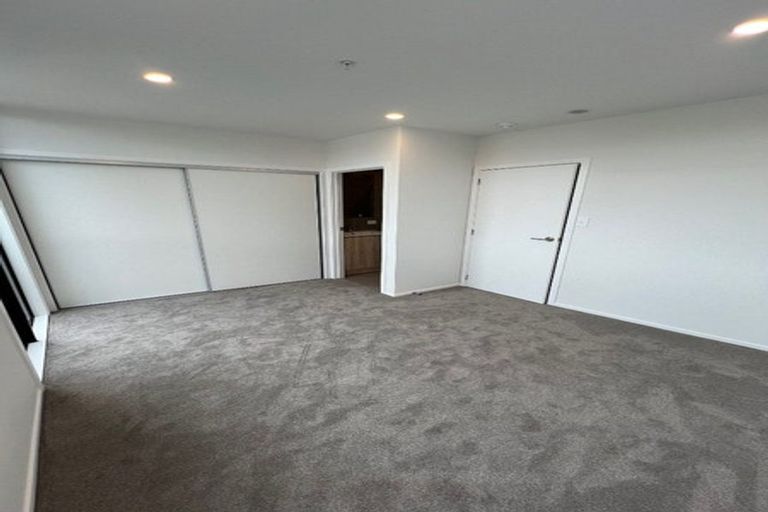 Photo of property in 9/18 Karengo Street, Long Bay, Auckland, 0630