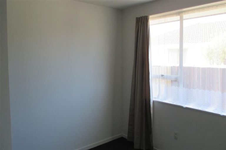 Photo of property in 1/90 Queenspark Drive, Parklands, Christchurch, 8083