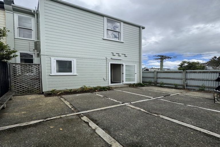 Photo of property in 77 Brougham Street, Mount Victoria, Wellington, 6011