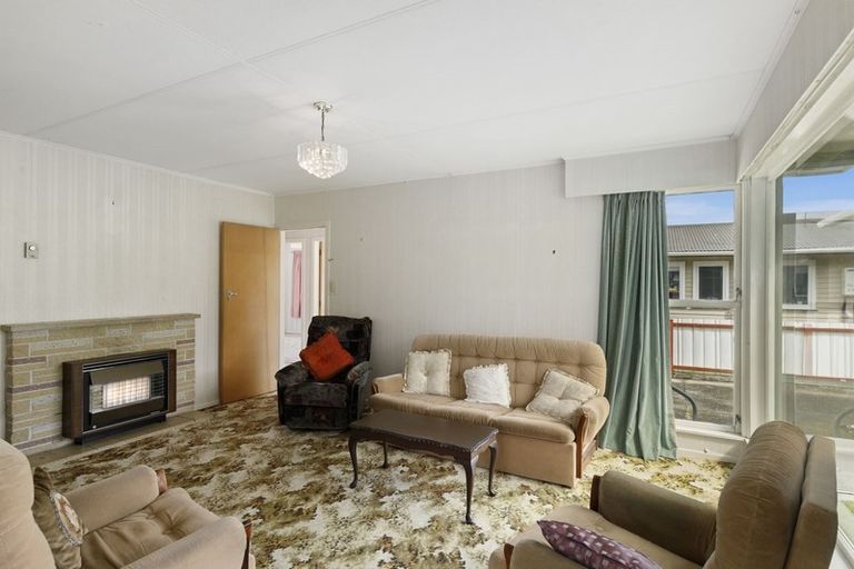 Photo of property in 10 Mimihau Grove, Wainuiomata, Lower Hutt, 5014