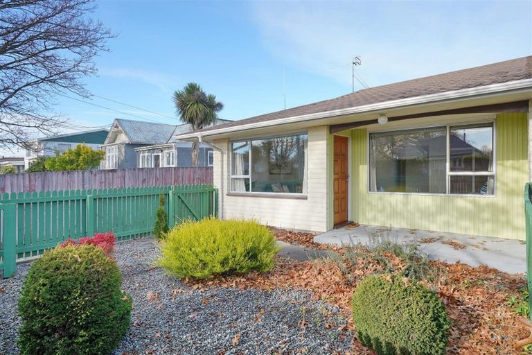 Photo of property in 2/16 Oxley Avenue, St Albans, Christchurch, 8014