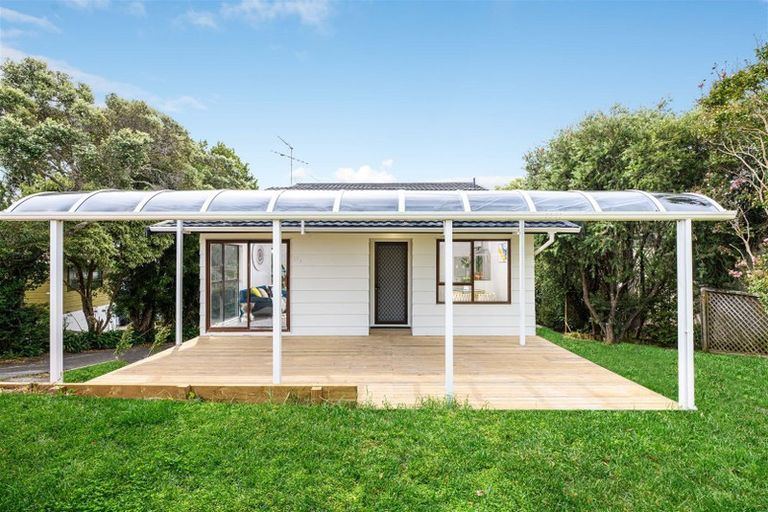 Photo of property in 1/13 Hollyhock Place, Browns Bay, Auckland, 0630