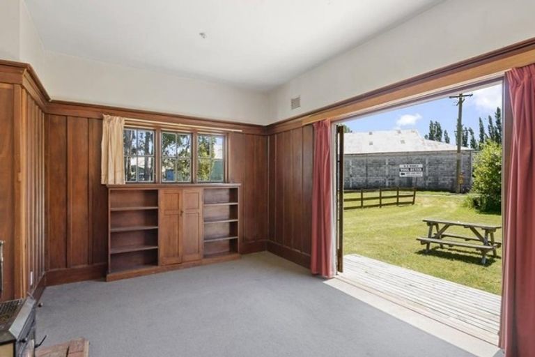 Photo of property in 1467 Main Road North, Waikuku, Rangiora, 7473