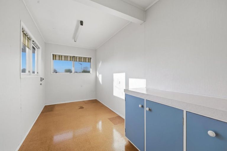 Photo of property in 16 Highlight Parade, Te Atatu South, Auckland, 0610