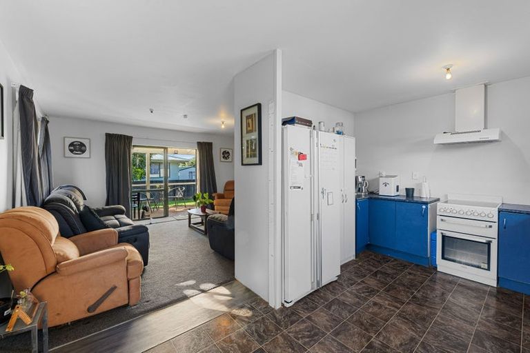 Photo of property in 10 Volta Place, Clendon Park, Auckland, 2103