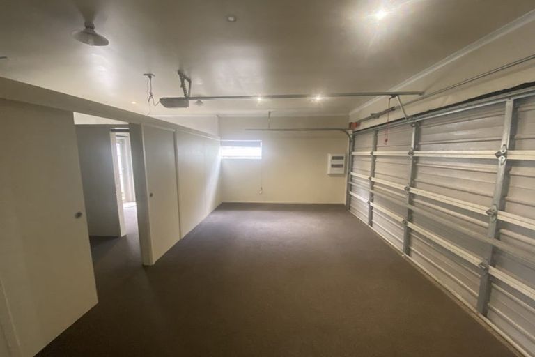 Photo of property in 28 Mulvaney Crescent, Henderson, Auckland, 0612