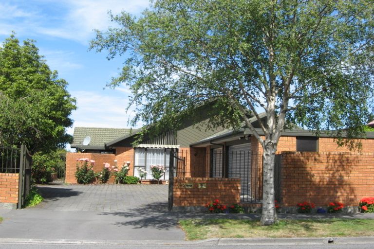 Photo of property in 22 Apsley Drive, Russley, Christchurch, 8042