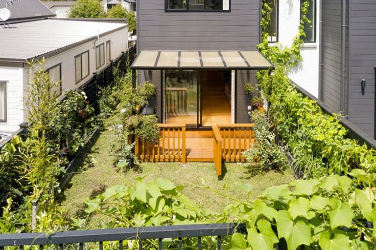 Photo of property in 43 Patrick Rice Drive, Swanson, Auckland, 0614