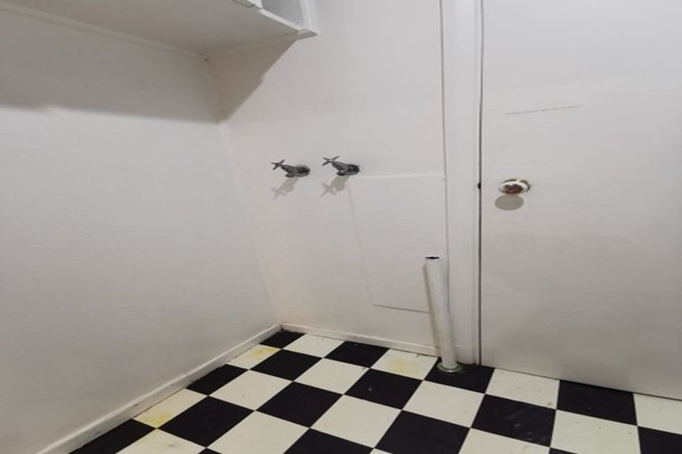 Photo of property in 323 Oxford Terrace, Avalon, Lower Hutt, 5011