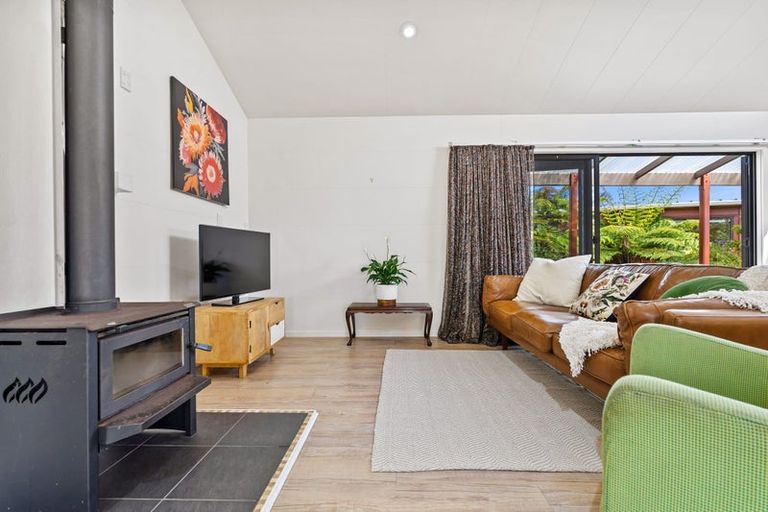 Photo of property in 13 Ferry Road, Waipu, 0510