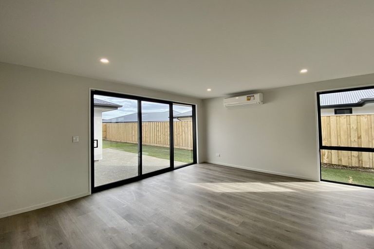 Photo of property in 14 Palmer Avenue, Glen Eden, Auckland, 0602