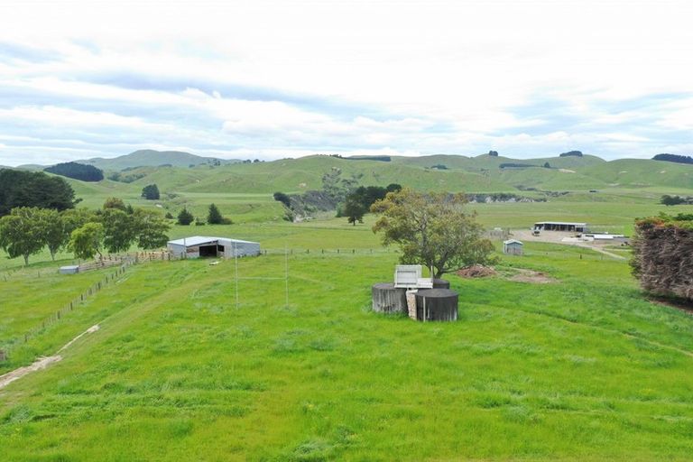 Photo of property in 1008 Cowper Road, Dannevirke, 4976