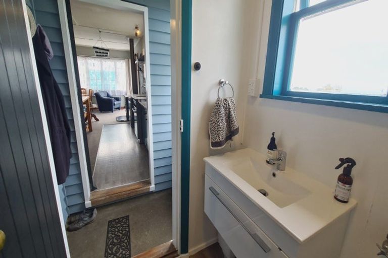 Photo of property in 23 Osborne Street, Riverton/aparima, Riverton, 9822