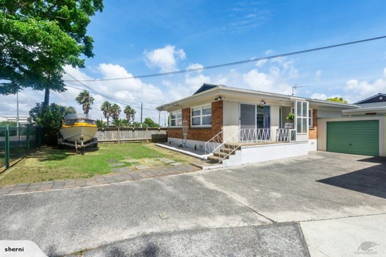 Photo of property in 2/1 Selwyn Road, Manurewa, Auckland, 2102