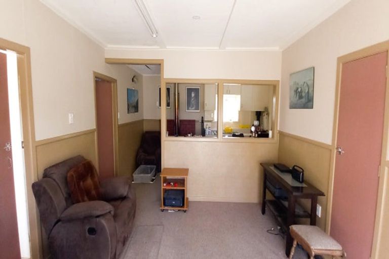 Photo of property in 5 Carlyle Street, Tuatapere, 9620