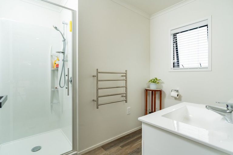 Photo of property in 4 Kuaka Crescent, Mangawhai, 0505