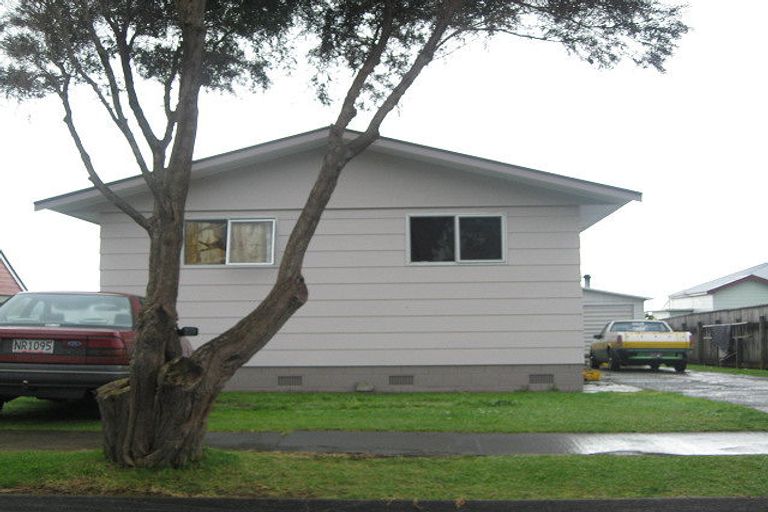 Photo of property in 10 Mace Street, Waitara, 4320