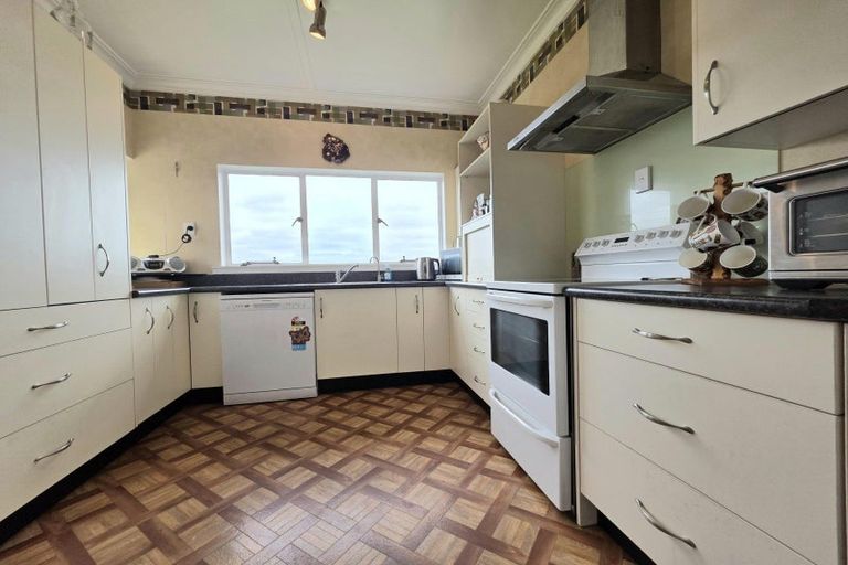 Photo of property in 2 Avon Street, South Hill, Oamaru, 9400