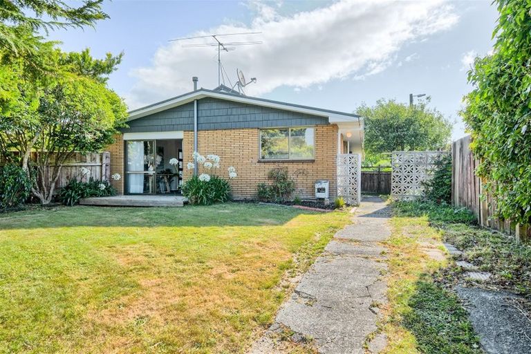 Photo of property in 1/21 Roband Crescent, Brown Owl, Upper Hutt, 5018