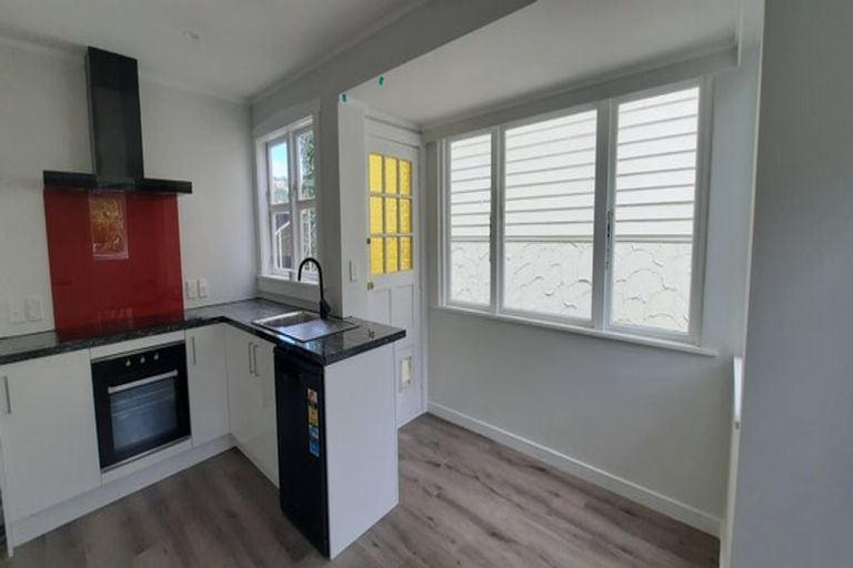 Photo of property in 4 Rotherham Terrace, Miramar, Wellington, 6022