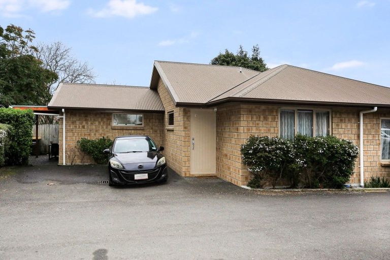 Photo of property in 1/114 Old Farm Road, Hamilton East, Hamilton, 3216