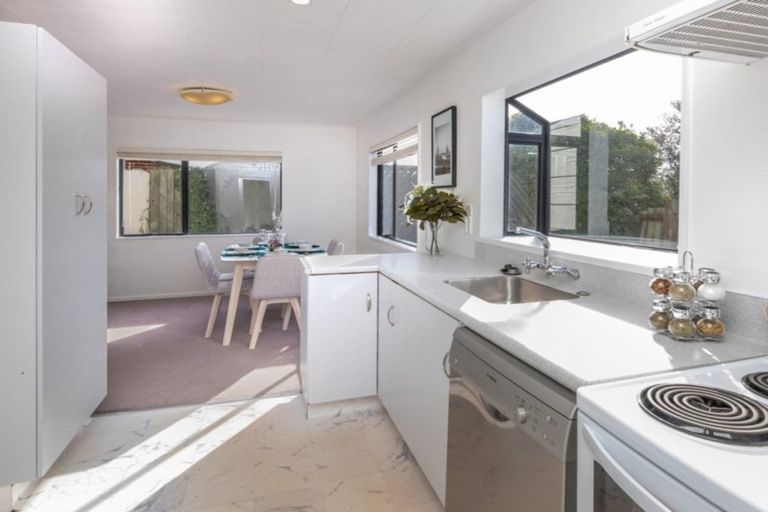 Photo of property in 64 Effingham Street, North New Brighton, Christchurch, 8083