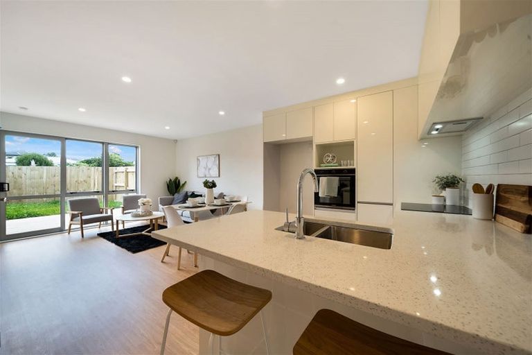 Photo of property in 11e Reid Road, New Lynn, Auckland, 0600