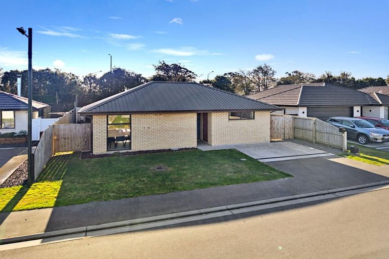 Photo of property in 19 Dalwood Crescent, Rolleston, 7614