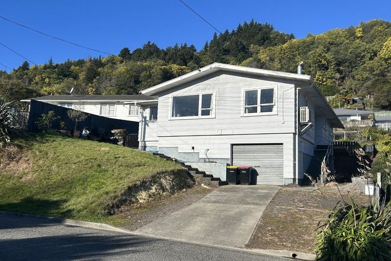 Photo of property in 73a Milton Terrace, Picton, 7220