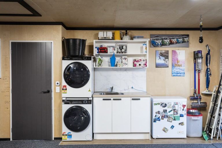 Photo of property in 3 Trudi Place, Green Island, Dunedin, 9018