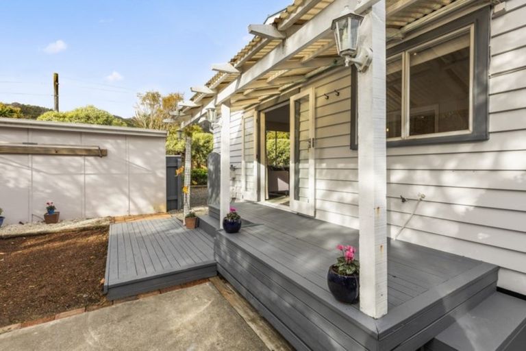 Photo of property in 4a Korau Grove, Stokes Valley, Lower Hutt, 5019