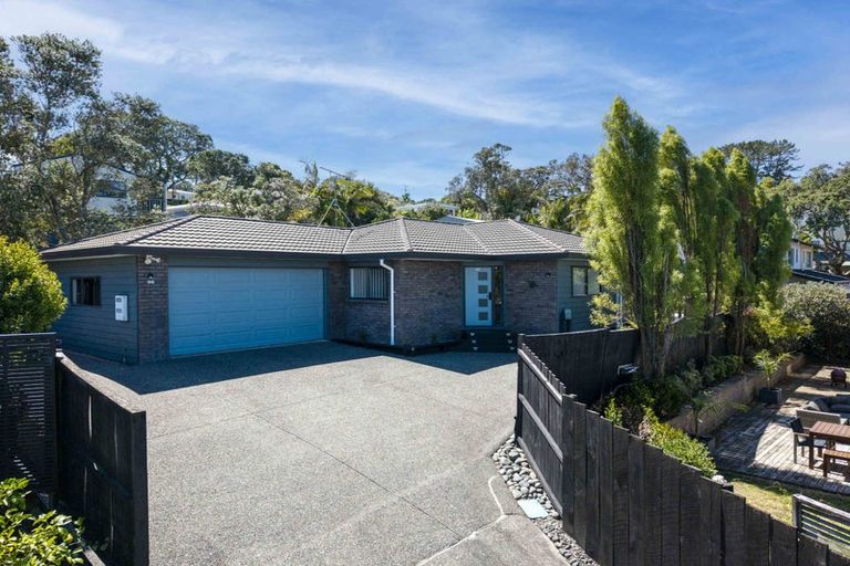 Photo of property in 96 Brian Crescent, Stanmore Bay, Whangaparaoa, 0932