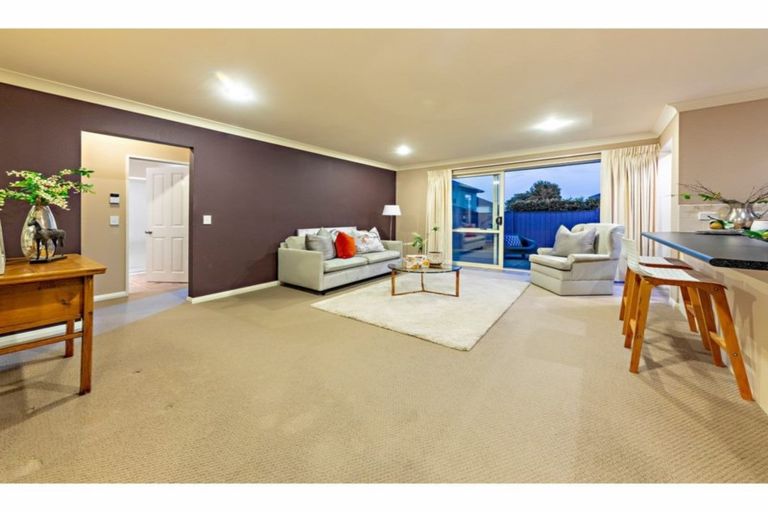 Photo of property in 20a Baverstock Road, Flat Bush, Auckland, 2016