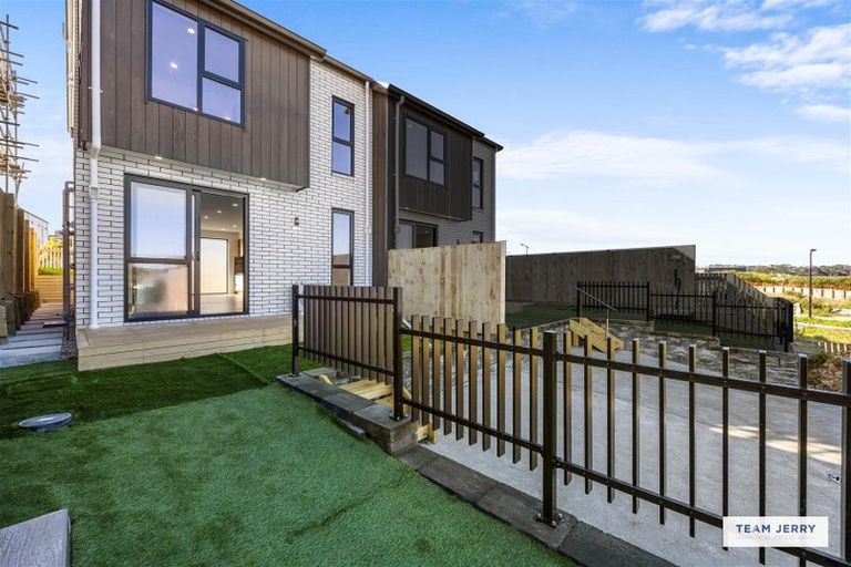 Photo of property in 16 Greenbrier Street, Westgate, 0814