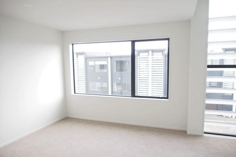 Photo of property in 38 Memorial Park Lane, Hobsonville, Auckland, 0618