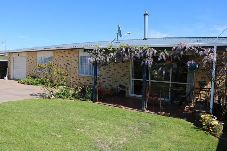 Photo of property in 16a Johnston Street, Foxton, 4814