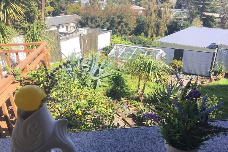 Photo of property in 37 Mountbatten Avenue, Hillcrest, Auckland, 0627