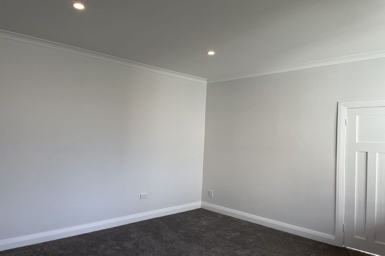 Photo of property in 17 Naughton Terrace, Kilbirnie, Wellington, 6022