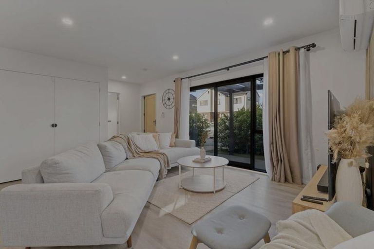 Photo of property in 63 Black Beech Crescent, Takanini, 2110